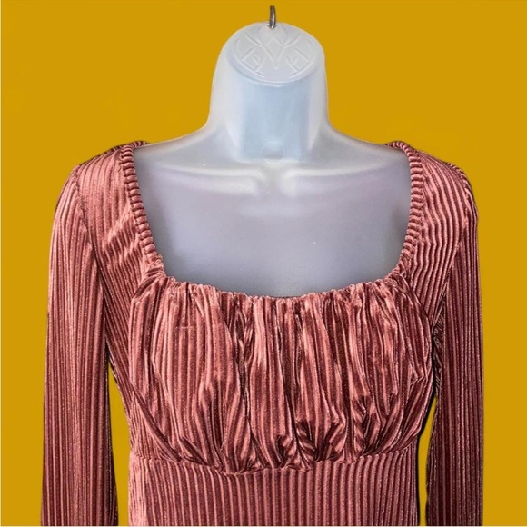 NIB Shein Ribbed Crush Velvet Ruffled Bust Top M - Picture 2 of 9